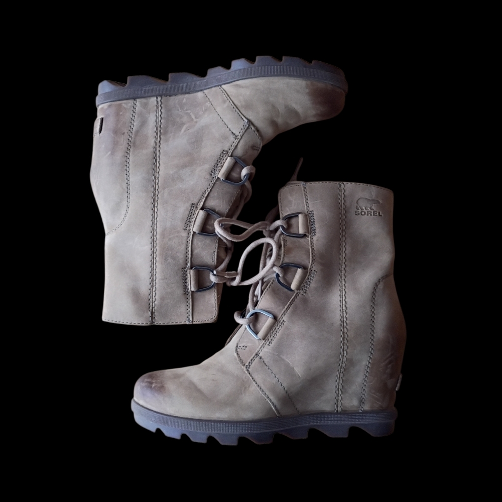 Sorel Joan of Arctic Wedge II Boots in Ash Brown Size 8